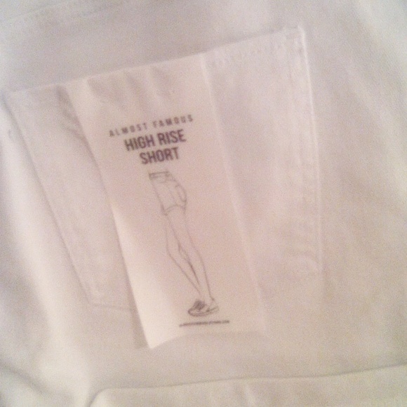 Shorts - Picture 4 of 6